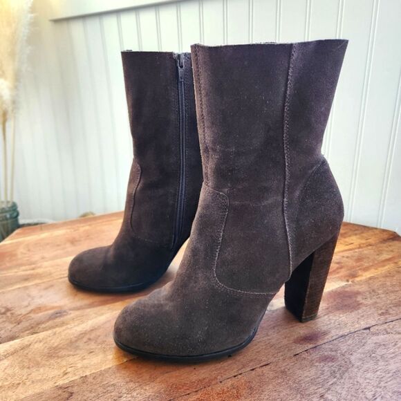 NO. 704B. Anthro Brown Contemporary Edda Leather Suede Ankle Piping Boots 40/9.5 - Picture 1 of 10